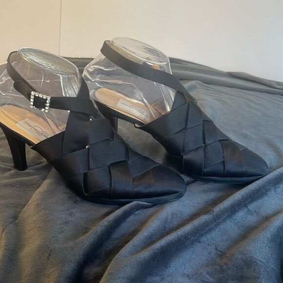 Gorgeous Diego Della Valle Satin Heels - Picture 1 of 9